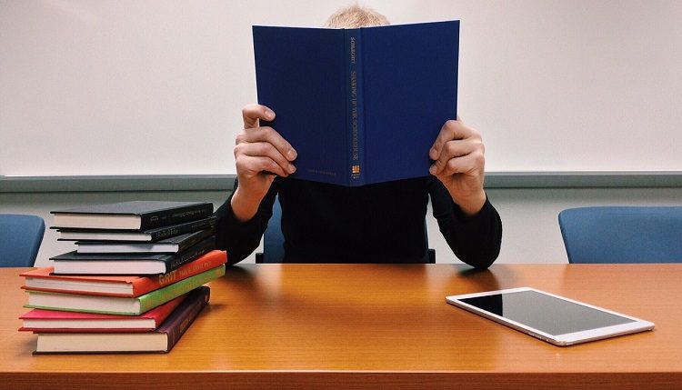 Welche Qualifikationen muss ich mitbringen, um in den USA zu studieren?